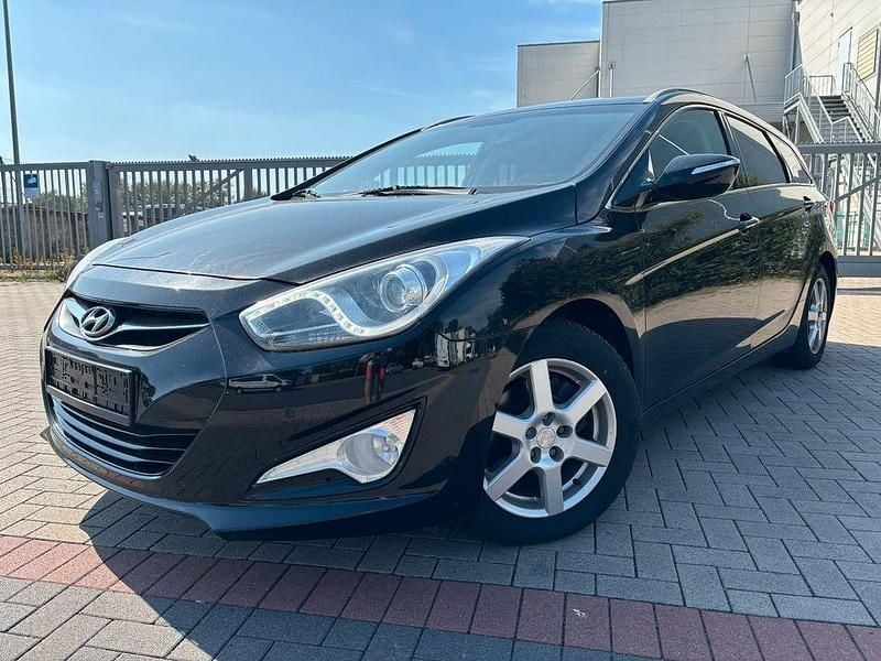 Schwarz Gebraucht 2014 Hyundai i40 Comfort Kombi | 5.399 € (Superpreis) - Bild 1/4