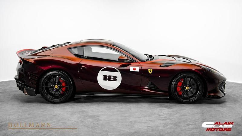 Neu Ferrari 812 829 PS (609 kW) 2026 Rot Coupé