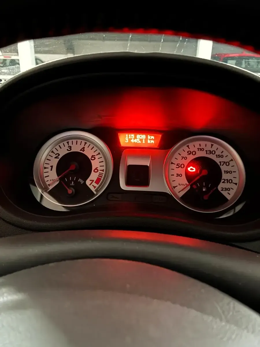 Gebraucht Renault Clio II 101 PS (74 kW) 2011 Blau Kleinwagen
