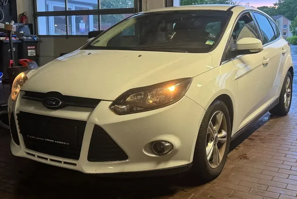 Usata Ford Focus Champions Edition 101 CV (74 kW) 2013 Bianco Berlina