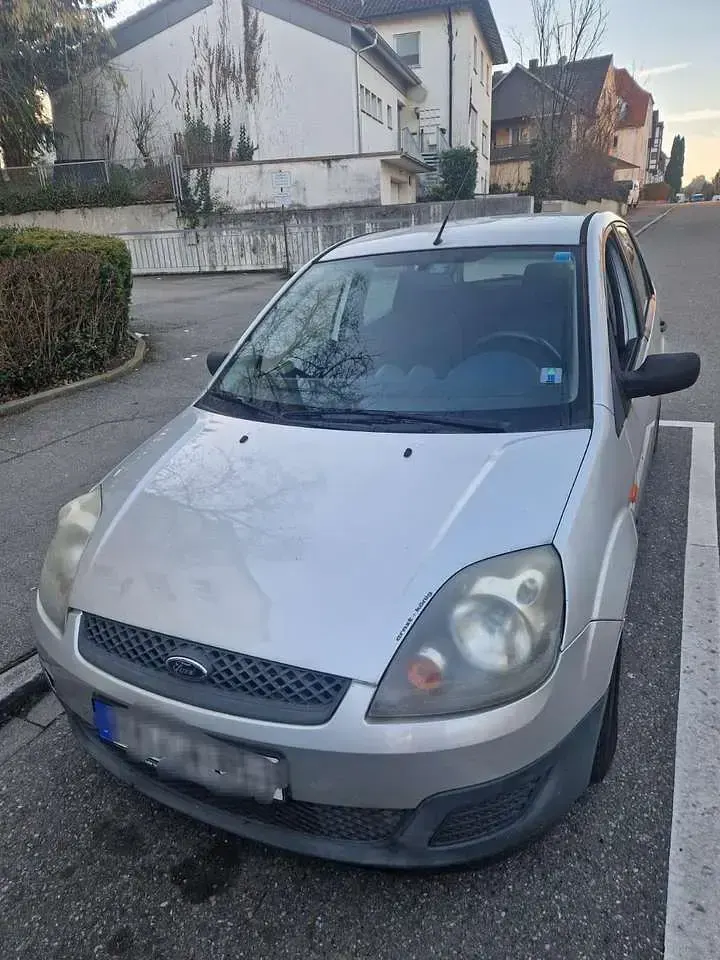 Gebraucht Ford Fiesta Ambiente 69 PS (50 kW) 2006 Kleinwagen