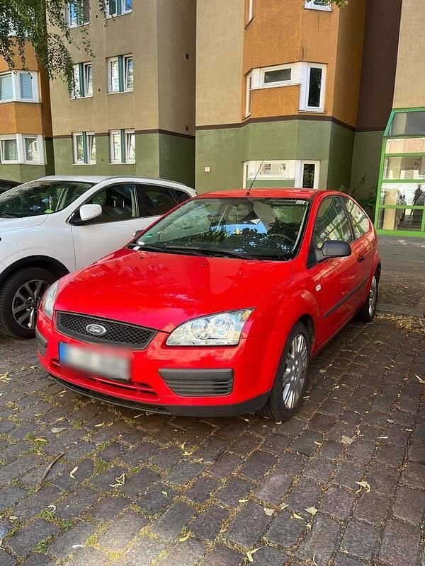 Rot Gebraucht 2006 Ford Focus Kleinwagen | 850 € (Guter Preis) - Bild 1/4
