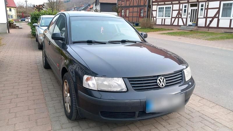 Gebraucht VW Passat 125 PS (91 kW) 1999 Schwarz Limousine