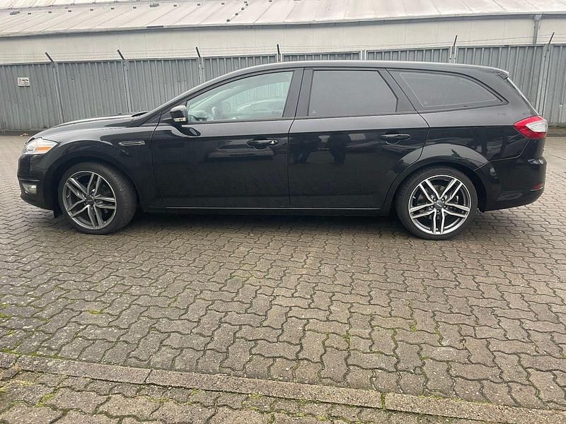 Schwarz Gebraucht 2014 Ford Mondeo Ambiente Kombi | 4.900 € (Superpreis) - Bild 1/4
