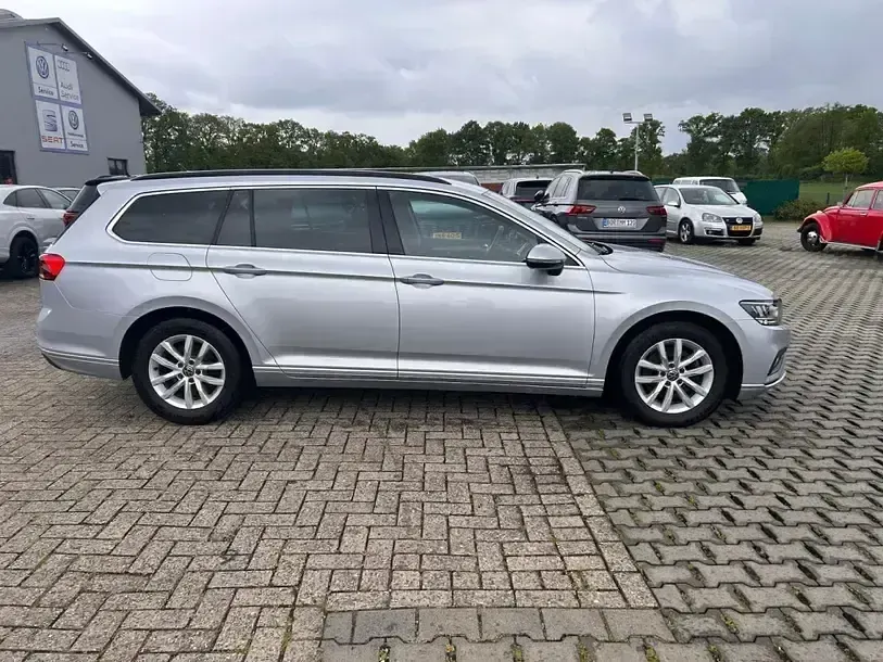 Gebraucht VW Passat Business 150 PS (110 kW) 2022 Silber Kombi