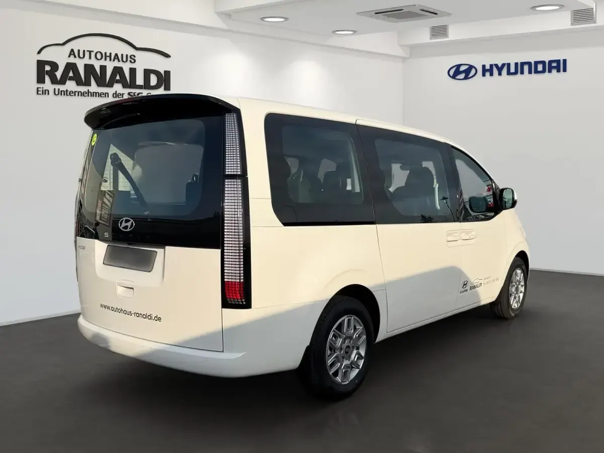 Neu Hyundai Staria Trend 225 PS (165 kW) 2025 Weiß Van / Kleinbus