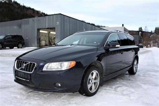Schwarz metallic Gebraucht 2008 Volvo V70 Kombi | 9.500 € (Fairer Preis) - Bild 1/4