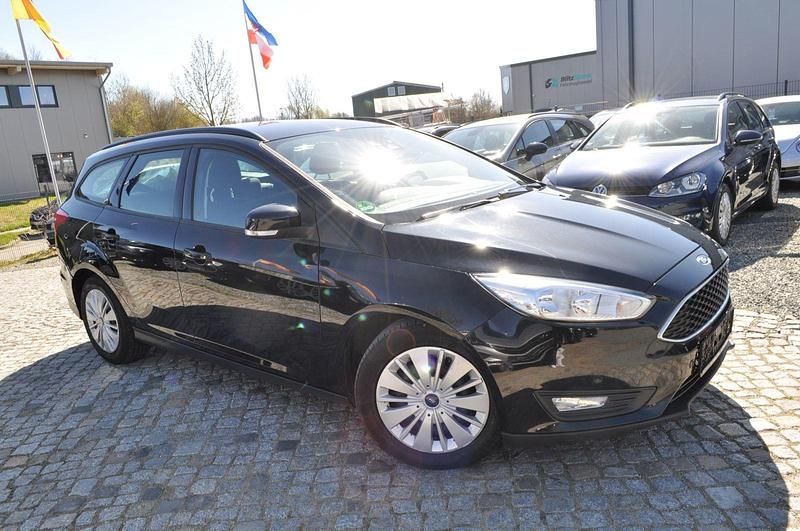 Gebraucht Ford Focus Trend 95 PS (69 kW) 2017 Schwarz Kombi