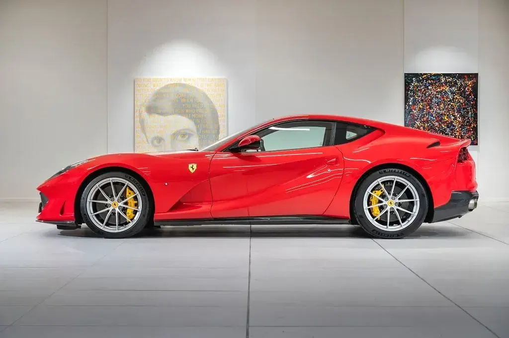 Gebraucht Ferrari 812 799 PS (587 kW) 2018 Rot Coupé