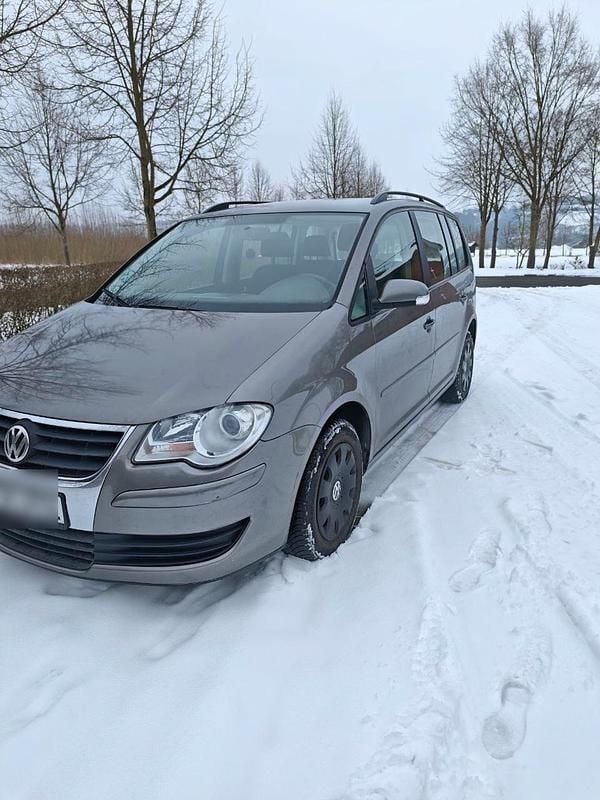 Grau Gebraucht 2007 VW Touran Van / Kleinbus | 4.299 € (Fairer Preis) - Bild 1/4