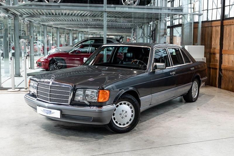 Schwarz Gebraucht 1990 Mercedes 560 Limousine | 39.890 € - Bild 1/4