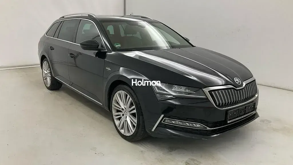 Gebraucht Skoda Superb LAURIN & KLEMENT 218 PS (160 kW) 2021 Schwarz Kombi