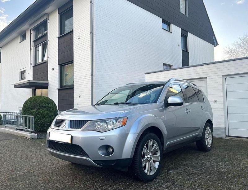 Silber Gebraucht 2009 Mitsubishi Outlander SUV | 6.800 € (Etwas zu teuer) - Bild 1/4