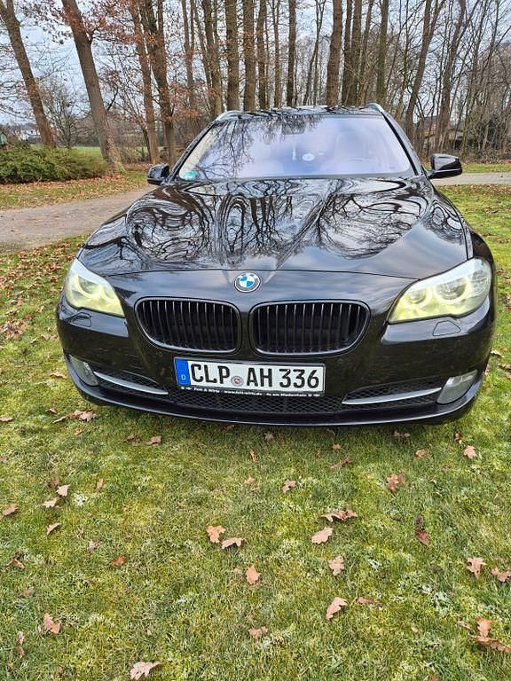 Gebraucht BMW 523 204 PS (150 kW) 2011 Schwarz Kombi
