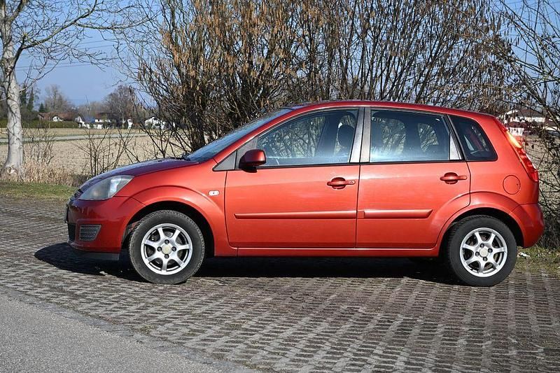 Gebraucht Ford Fiesta Style 69 PS (50 kW) 2007 Orange Kleinwagen