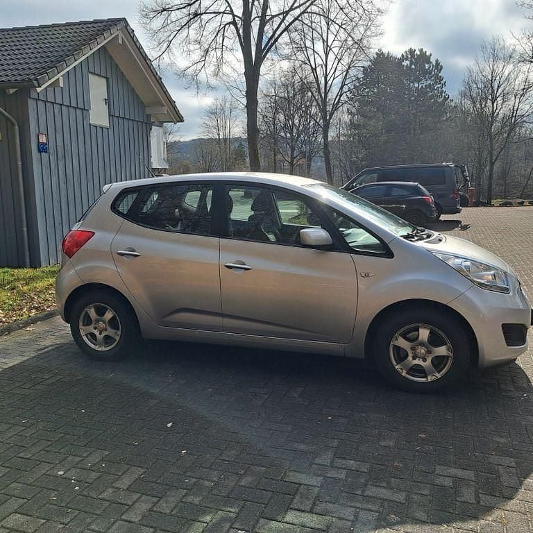 Gebraucht Kia Venga Edition 7 125 PS (91 kW) 2012 Silber Kleinwagen