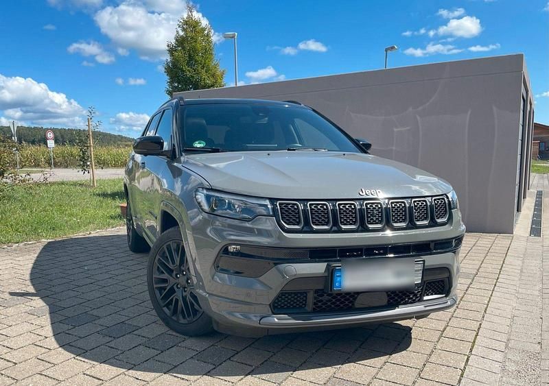 Gebraucht Jeep Compass 150 PS (110 kW) 2021 Grau SUV