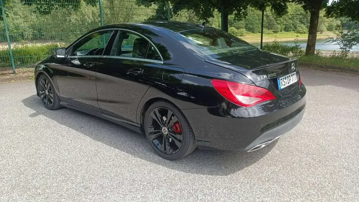 Gebraucht Mercedes CLA200 156 PS (114 kW) 2017 Schwarz Coupé