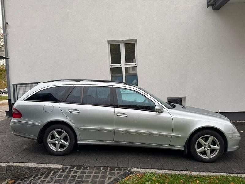 Silber Gebraucht 2009 Mercedes E280 Kombi | 9.100 € (Fairer Preis) - Bild 1/4