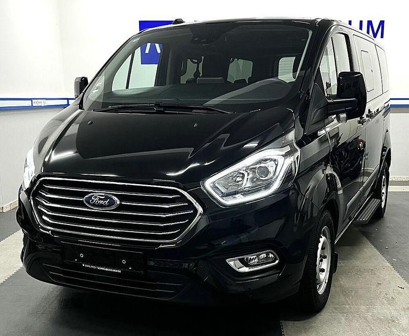 Gebraucht Ford Tourneo 150 PS (110 kW) 2023 Schwarz Van / Kleinbus