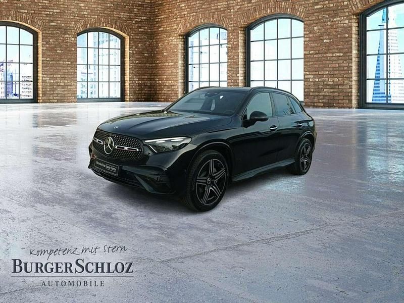 Gebraucht Mercedes GLC300 269 PS (197 kW) 2023 Metalliclack obsidianschwarz SUV
