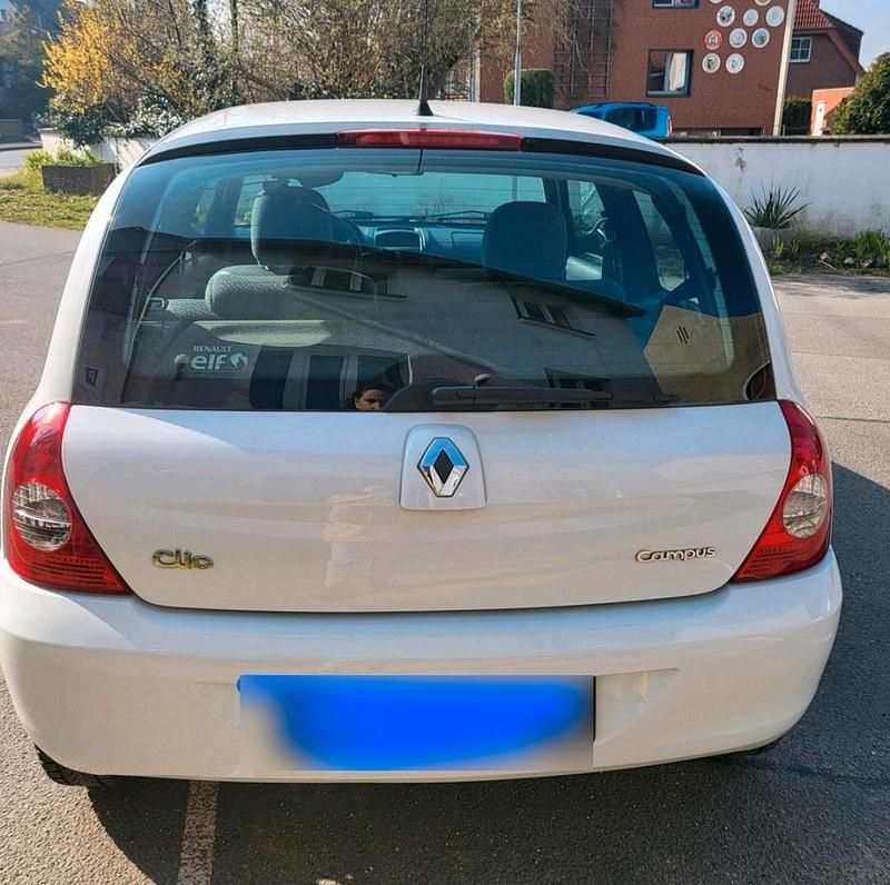 Używany Renault Clio II 75 KM (55 kW) 2011 Czarny Sedan/Limuzyna