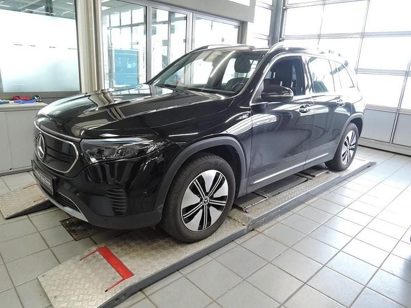 Gebraucht Mercedes EQB300 Electric Art 167 kW (228 PS) 2022 Schwarz SUV
