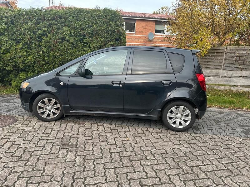 Schwarz Gebraucht 2010 Mitsubishi Colt Edition Kleinwagen | 3.400 € (Fairer Preis) - Bild 1/4