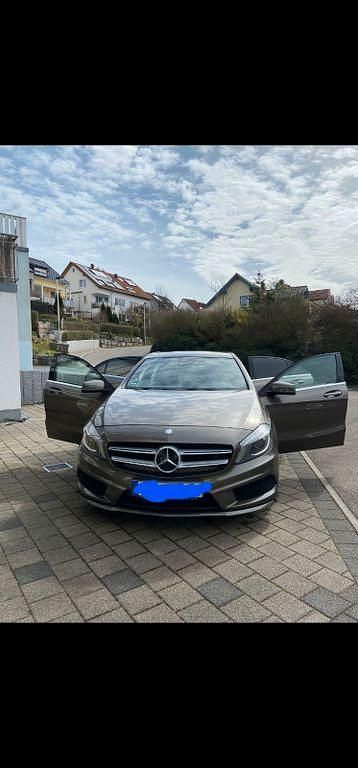 Grau Gebraucht 2013 Mercedes A220 AMG line Limousine | 13.900 € (Fairer Preis) - Bild 1/4