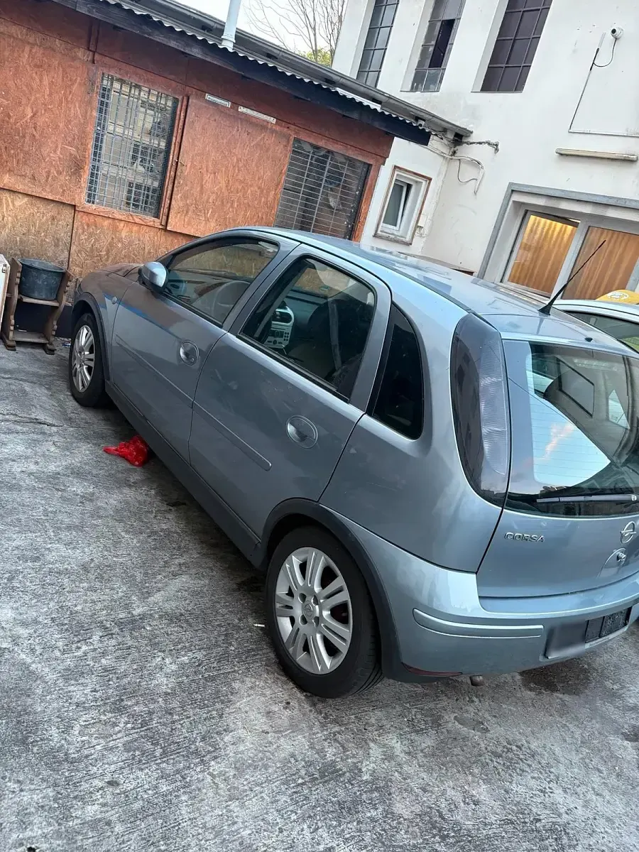 Brugt Opel Corsa 73 HK (53 kW) 2006 Blå Hatchback