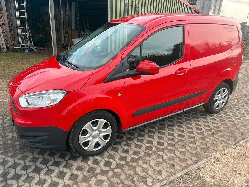 Gebraucht Ford Transit 75 PS (55 kW) 2017 Rot Van / Kleinbus