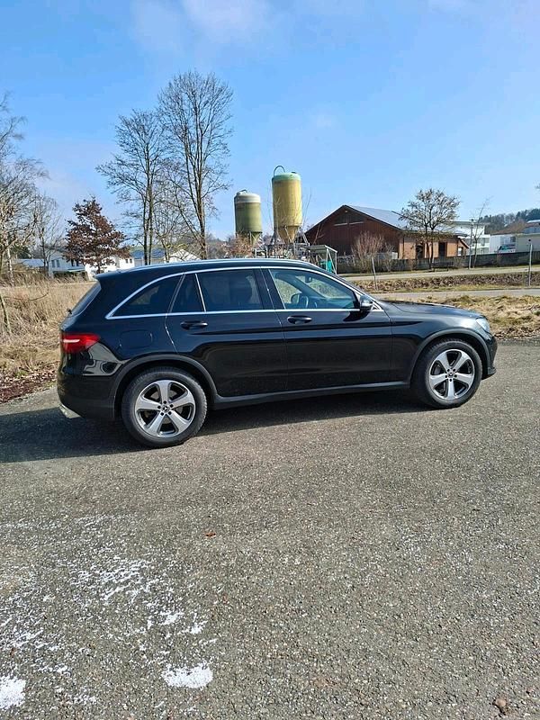 Gebraucht Mercedes GLC220 170 PS (125 kW) 2017 Schwarz SUV