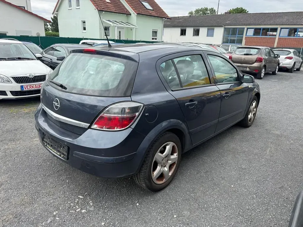 Gebraucht Opel Astra Edition 116 PS (85 kW) 2008 Blau Limousine