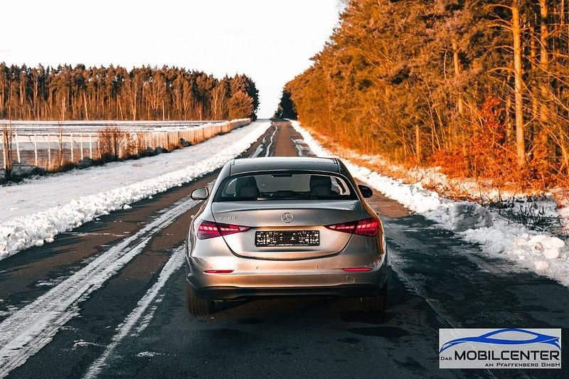 Gebraucht Mercedes C200 204 PS (150 kW) 2023 Silber Limousine