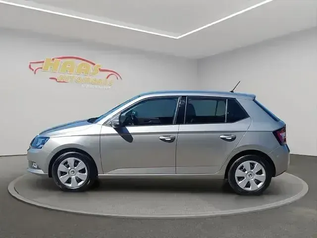 Używany Skoda Fabia Active 75 KM (55 kW) 2017 Beżowy Hatchback