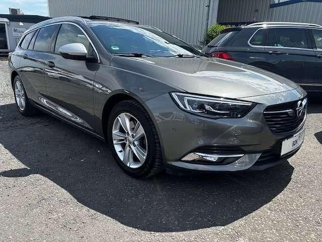 Quarz grau met. Gebraucht 2018 Opel Insignia Dynamic Kombi | 13.890 € (Fairer Preis) - Bild 1/4