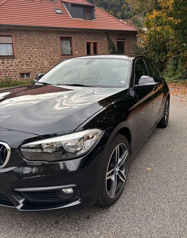 Schwarz Gebraucht 2016 BMW 118 Advantage Kleinwagen | 8.700 € (Fairer Preis) - Bild 1/4