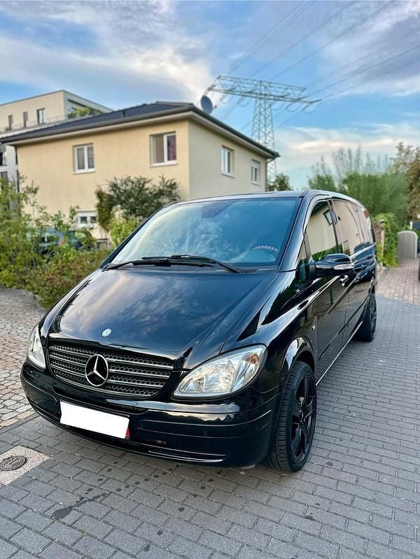 Schwarz Gebraucht 2009 Mercedes Viano Van / Kleinbus | 8.750 € (Fairer Preis) - Bild 1/4