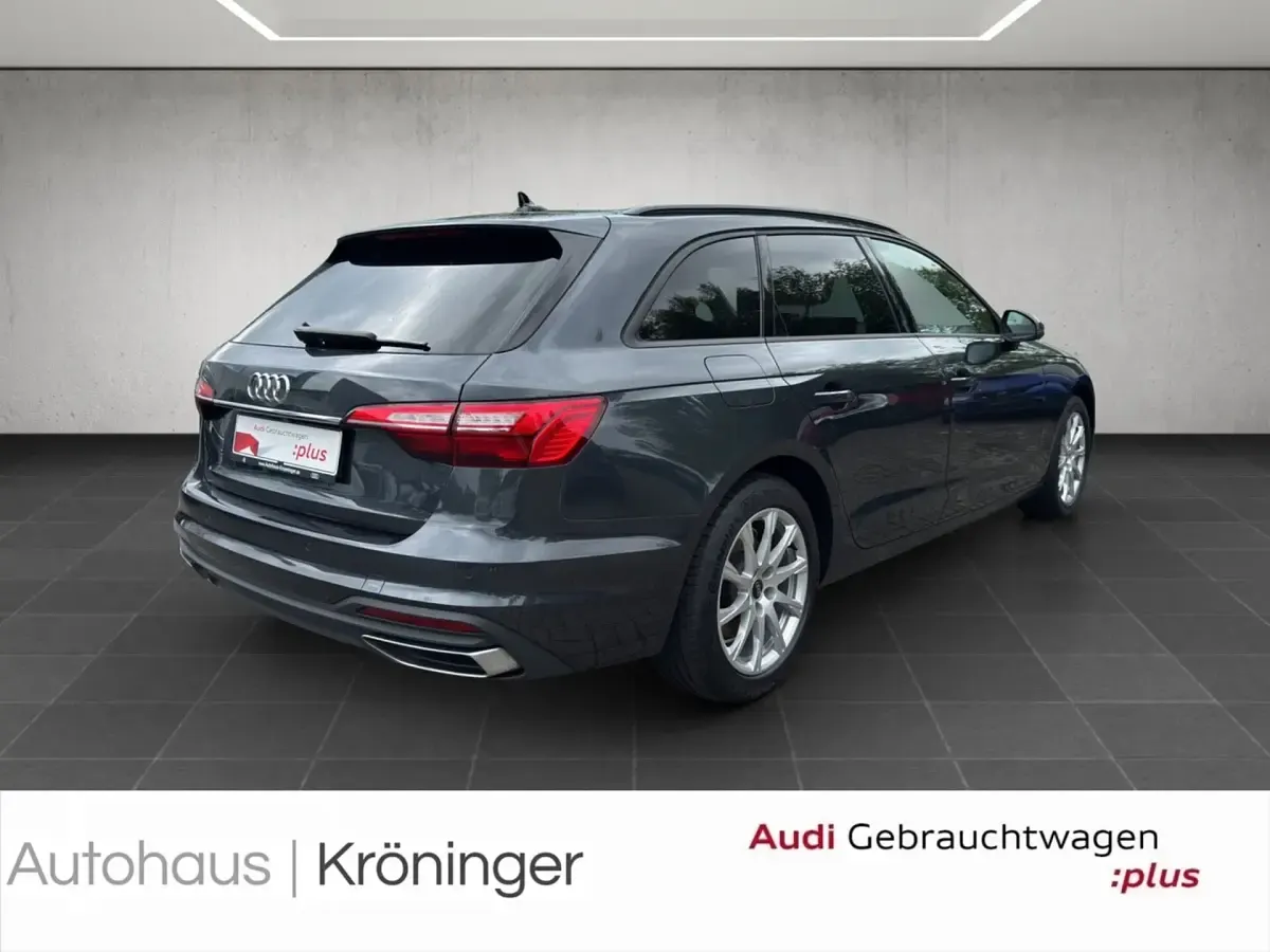 Używany Audi A4 Ambiente 204 KM (150 kW) 2023 Szary Kombi