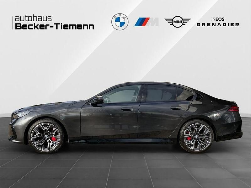 Neu BMW 540 Exclusive 303 PS (222 kW) 2025 Grau Limousine