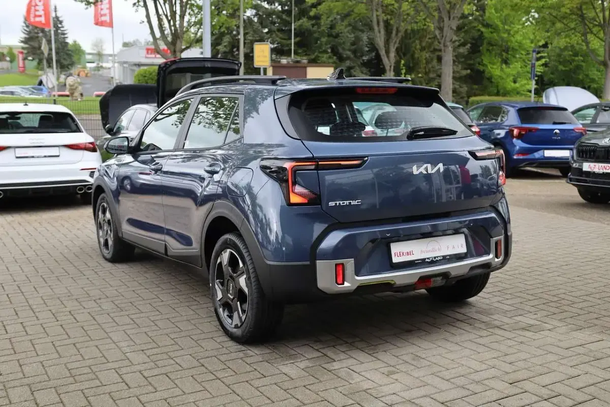 Nowe Kia Stonic 101 KM (74 kW) 2025 Czarny SUV