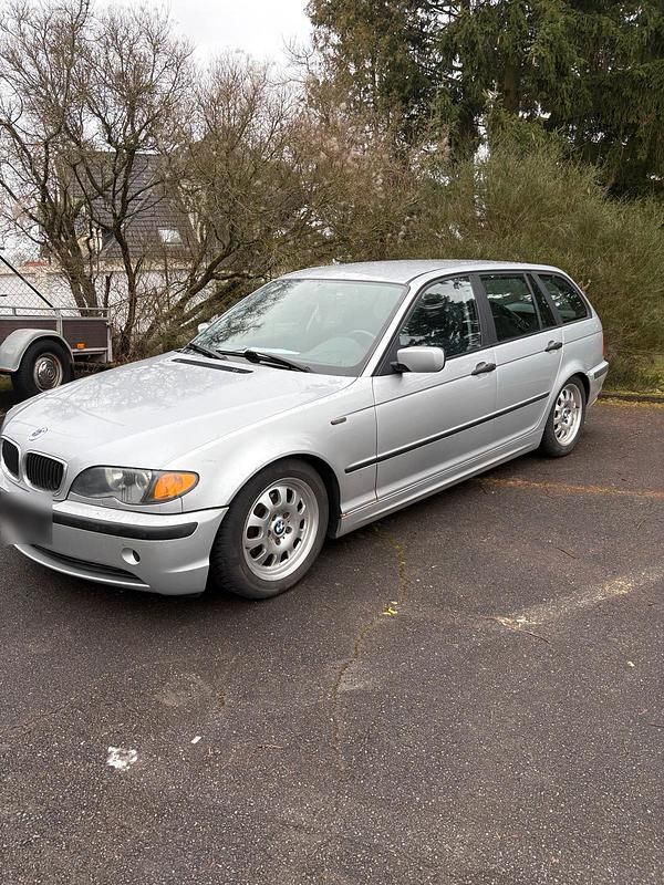 Gebraucht BMW 318 143 PS (105 kW) 2002 Silber Kombi