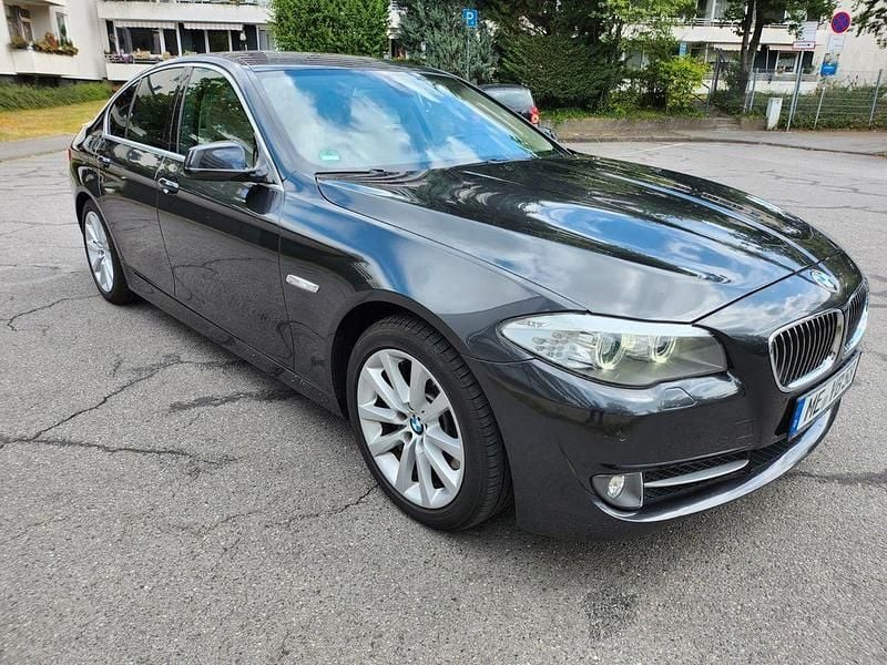 Grau Gebraucht 2011 BMW 535 Limousine | 14.699 € (Superpreis) - Bild 1/4
