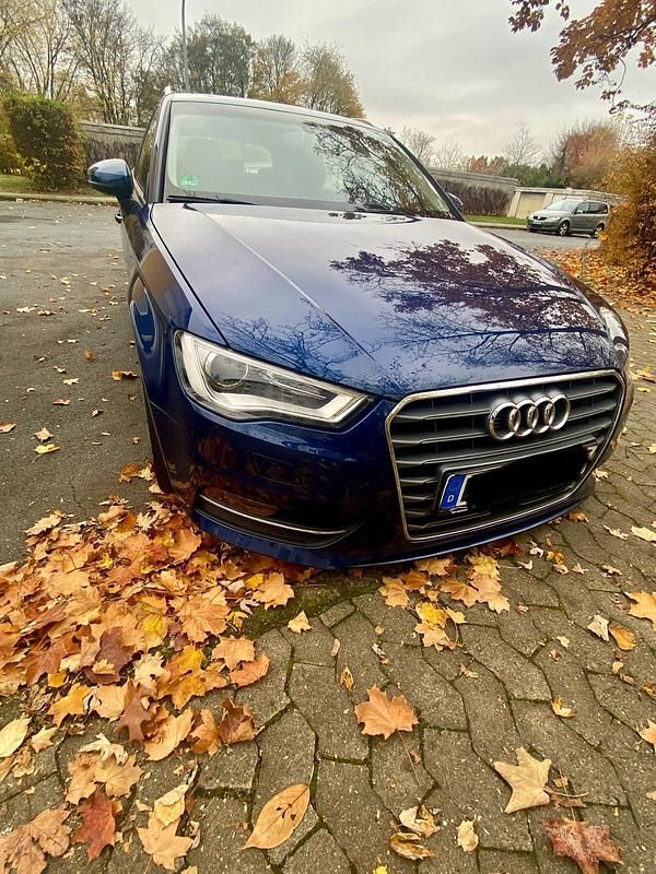 Gebraucht Audi A3 110 PS (80 kW) 2014 Blau Limousine