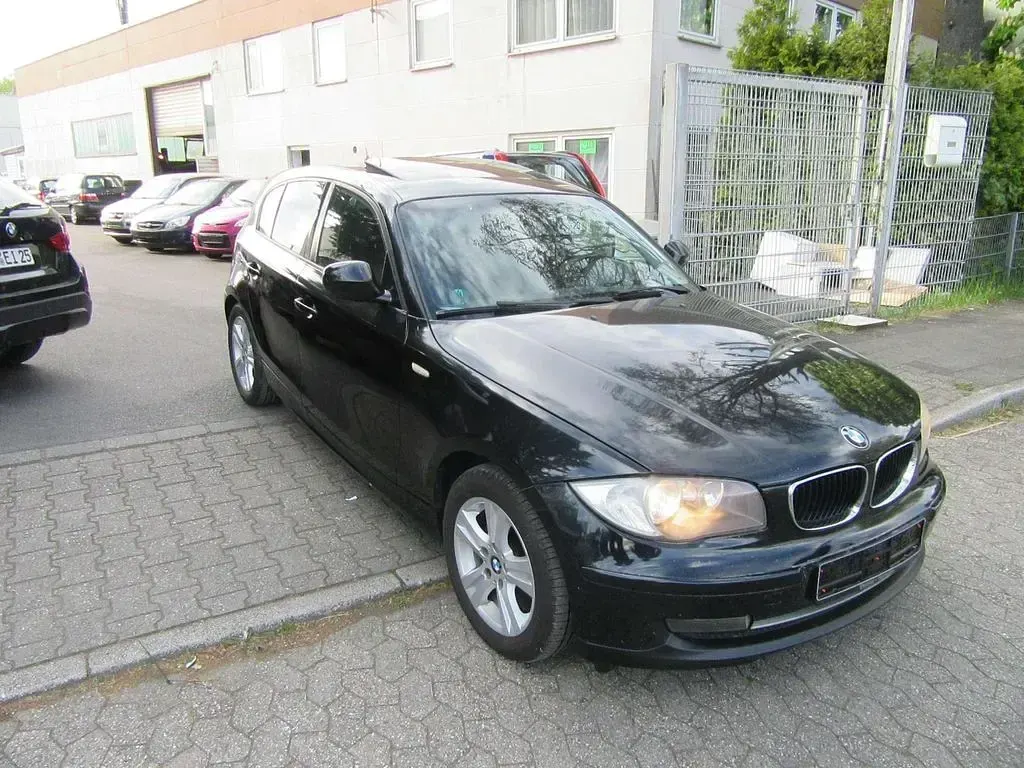 Gebraucht BMW 116 Advantage 122 PS (89 kW) 2010 Black sapphire metallic Kleinwagen
