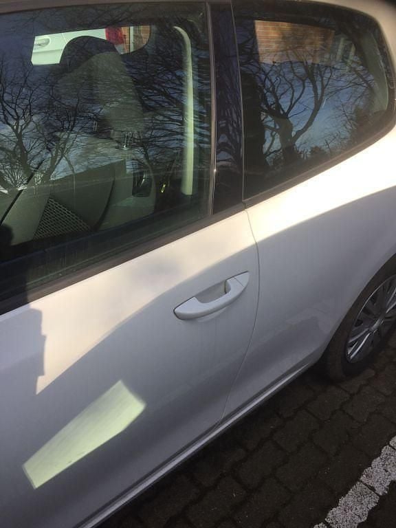 Weiß Gebraucht 2011 VW Golf VI Style Limousine | 4.200 € (Guter Preis) - Bild 1/4