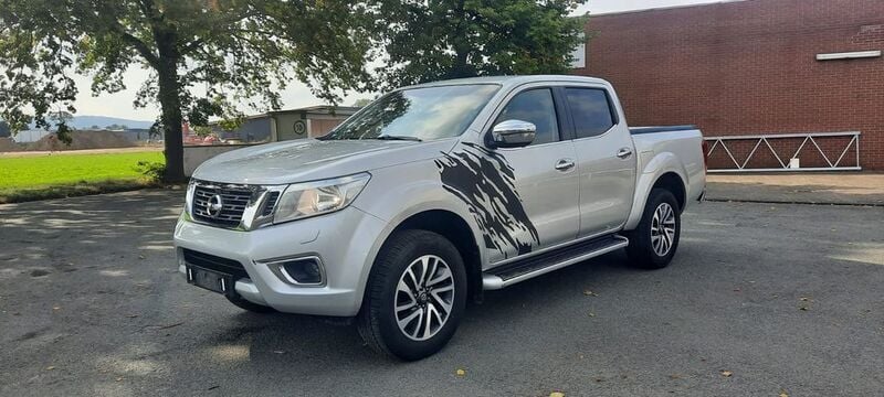 Silber Gebraucht 2016 Nissan Navara N-Connecta Abholung | 14.890 € (Guter Preis) - Bild 1/4