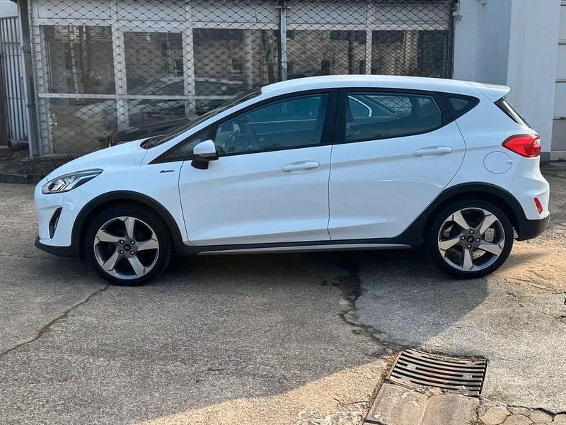 Gebraucht Ford Fiesta Active 86 PS (63 kW) 2018 Weiß Kleinwagen