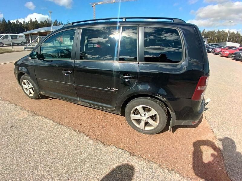Gebraucht VW Touran 105 PS (77 kW) 2008 Schwarz Van / Kleinbus