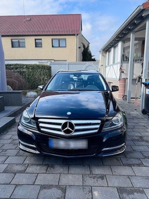 Gebraucht Mercedes C250 204 PS (150 kW) 2012 Schwarz Kombi